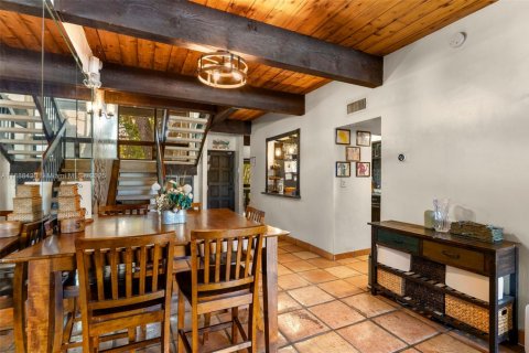 Townhouse in Miami, Florida 3 bedrooms, 156.82 sq.m. № 1944084 - photo 5