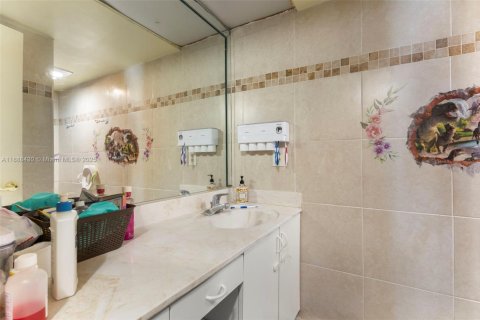 Townhouse in Miami, Florida 3 bedrooms, 156.82 sq.m. № 1944084 - photo 18