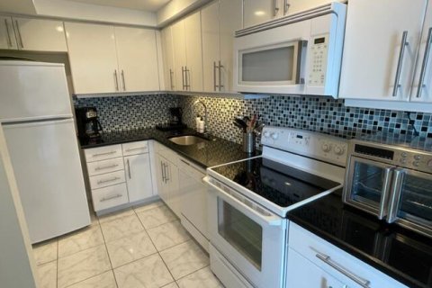 Купить кондоминиум в Палм-Бич, Флорида 5 комнат, 124.86м2, № 2177041 - фото 10