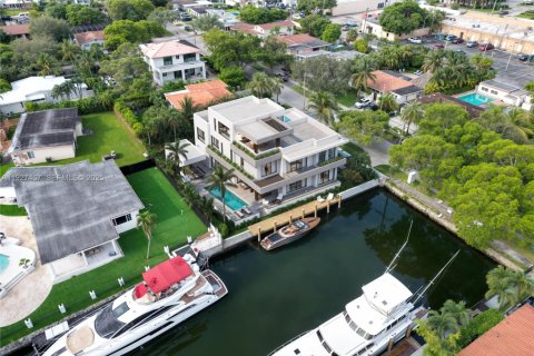 Купить виллу или дом в Норт-Майами, Флорида 6 спален, № 1988231 - фото 2