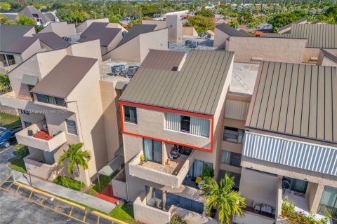 Copropriété à vendre à Miami, Floride: 2 chambres, 86.4 m2 № 2017945 - photo 20