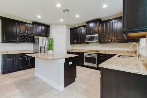 House in Lakeland, Florida 5 bedrooms, 319.58 sq.m. № 1839941 - photo 18