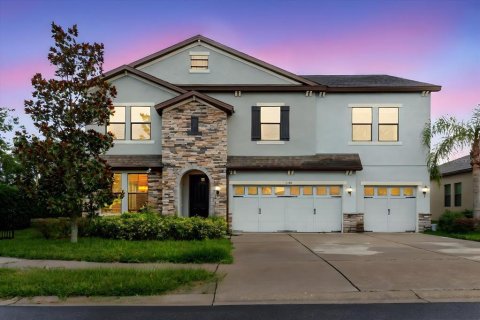 House in Lakeland, Florida 5 bedrooms, 319.58 sq.m. № 1839941 - photo 1