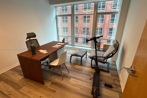 Propiedad comercial en venta en Miami, Florida № 2055015 - foto 7