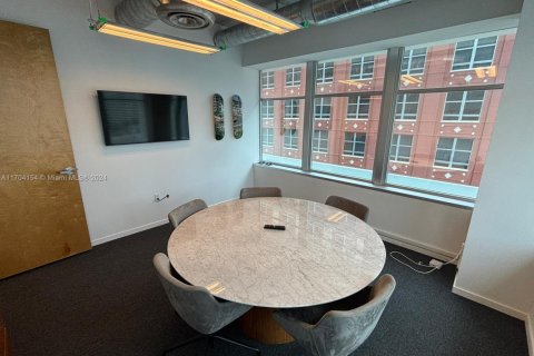 Propiedad comercial en venta en Miami, Florida № 2055015 - foto 6