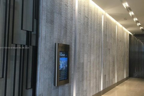 Propiedad comercial en venta en Miami, Florida № 2055015 - foto 13