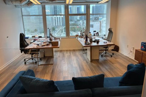 Propiedad comercial en venta en Miami, Florida № 2055015 - foto 5