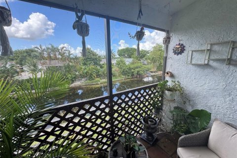 Copropriété à vendre à Pompano Beach, Floride: 2 chambres, 86.4 m2 № 2253031 - photo 18