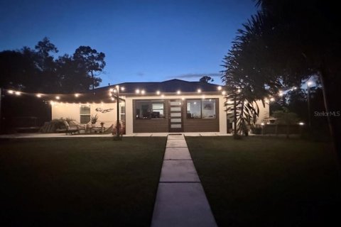 Casa en venta en Port Charlotte, Florida, 3 dormitorios, 168.99 m2 № 2387563 - foto 4