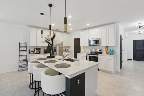 Casa en venta en Kissimmee, Florida, 5 dormitorios, 269.04 m2 № 2386571 - foto 5