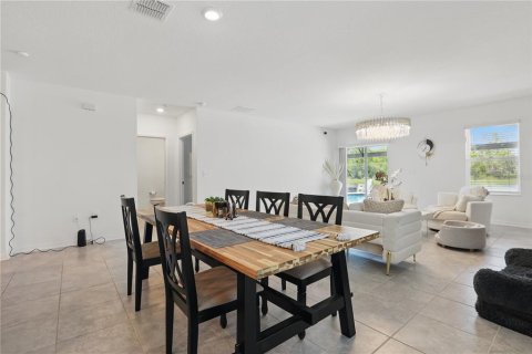 Casa en venta en Kissimmee, Florida, 5 dormitorios, 269.04 m2 № 2386571 - foto 6