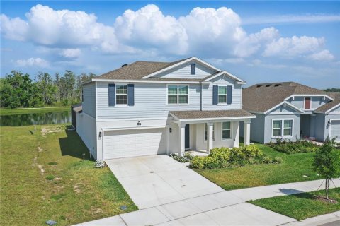 Casa en Kissimmee, Florida 5 dormitorios, 269.04 m2 № 2386571