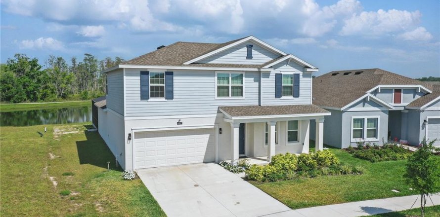 Casa en Kissimmee, Florida 5 dormitorios, 269.04 m2 № 2386571