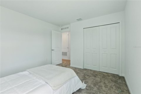 Casa en venta en Kissimmee, Florida, 5 dormitorios, 269.04 m2 № 2386571 - foto 10