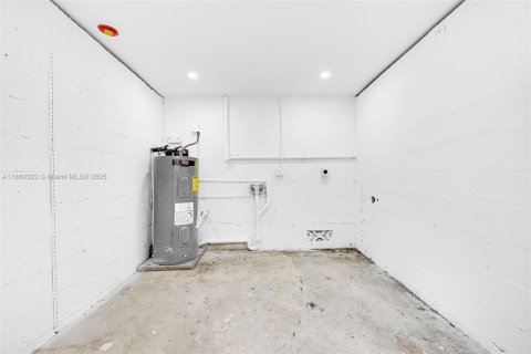 Casa en venta en Miami, Florida, 3 dormitorios, 107.3 m2 № 1887668 - foto 27