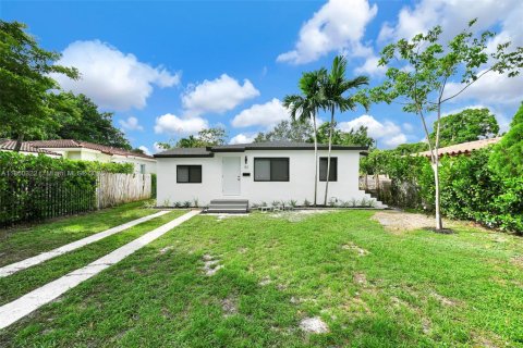 Casa en venta en Miami, Florida, 3 dormitorios, 107.3 m2 № 1887668 - foto 1