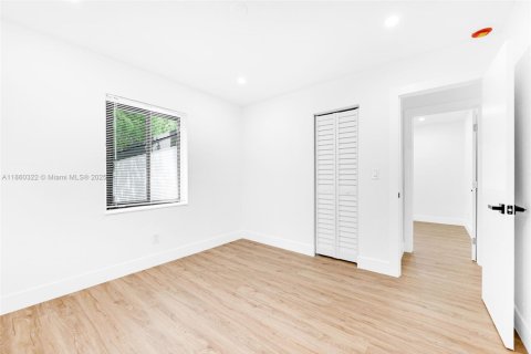 Casa en venta en Miami, Florida, 3 dormitorios, 107.3 m2 № 1887668 - foto 5