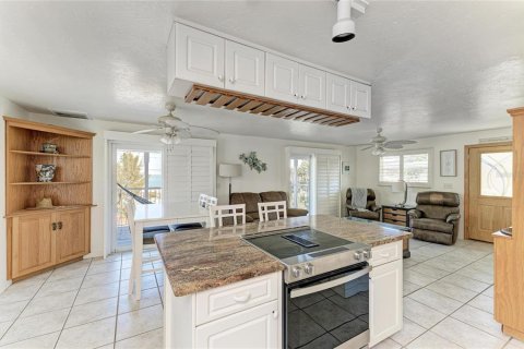 Casa en venta en Anna Maria, Florida, 4 dormitorios, 144.93 m2 № 2216628 - foto 14