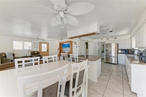 Casa en venta en Anna Maria, Florida, 4 dormitorios, 144.93 m2 № 2216628 - foto 10