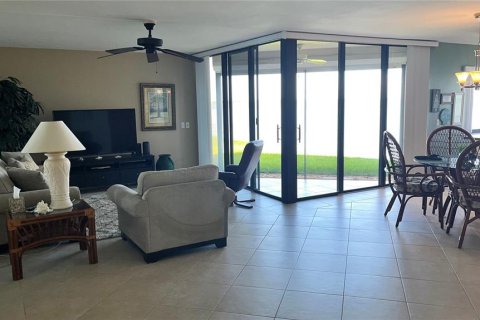 Copropriété à vendre à Saint Petersburg, Floride: 2 chambres, 122.17 m2 № 2339745 - photo 3
