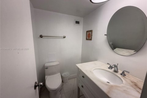 Appartement à louer à Miami Beach, Floride: 1 chambre, 87.79 m2 № 2000619 - photo 2