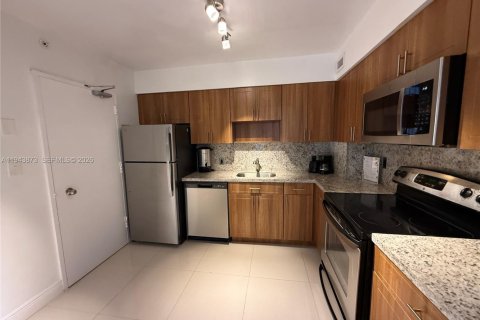 Appartement à louer à Miami Beach, Floride: 1 chambre, 87.79 m2 № 2000619 - photo 3