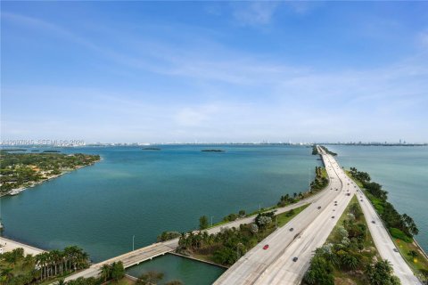 Copropriété à louer à Miami, Floride: 2 chambres, 107.58 m2 № 2393061 - photo 7