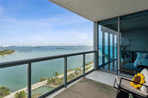 Condo à Miami, Floride, 2 chambres  № 2393061