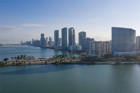 Copropriété à louer à Miami, Floride: 2 chambres, 107.58 m2 № 2393061 - photo 25