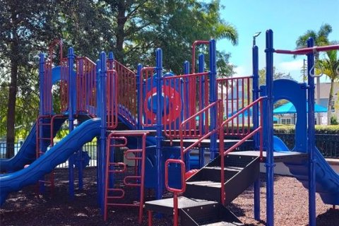 Adosado en alquiler en Kissimmee, Florida, 3 dormitorios, 120.4 m2 № 1803722 - foto 16