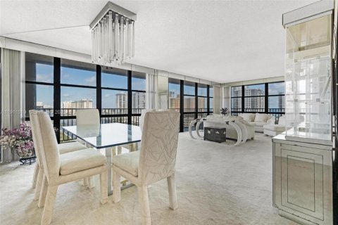 Купить кондоминиум в Халландейл-Бич, Флорида 2 спальни, 132.85м2, № 1976378 - фото 4