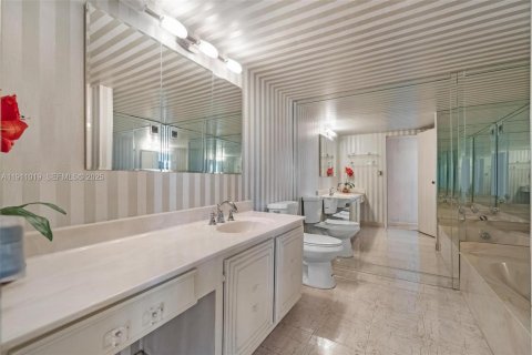 Купить кондоминиум в Халландейл-Бич, Флорида 2 спальни, 132.85м2, № 1976378 - фото 23