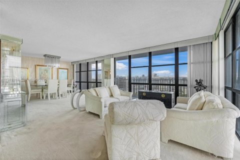 Купить кондоминиум в Халландейл-Бич, Флорида 2 спальни, 132.85м2, № 1976378 - фото 17