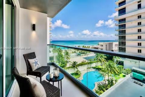 Condo in Hollywood, Florida, 1 bedroom  № 2430259