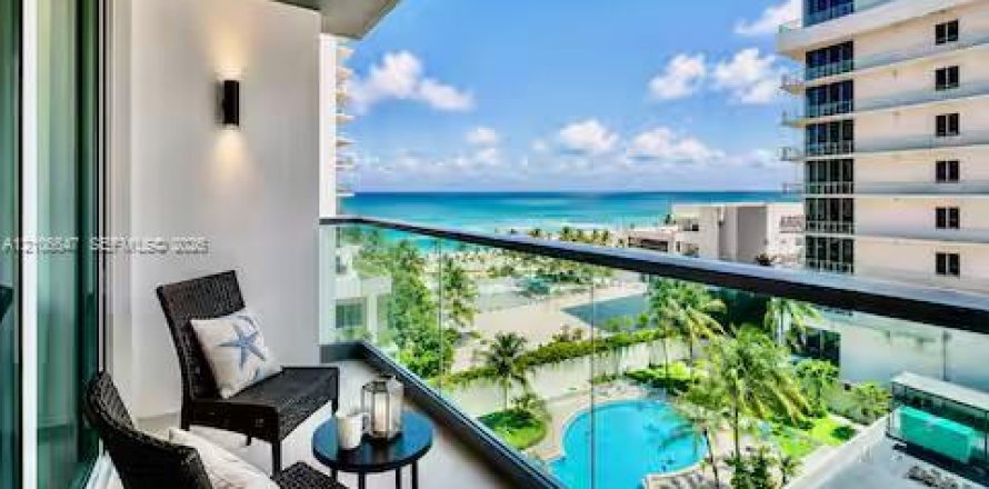 Condo in Hollywood, Florida, 1 bedroom  № 2430259