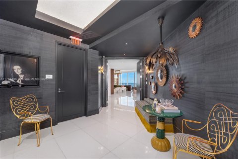Купить кондоминиум в Санни-Айлс-Бич, Флорида 4 спальни, 444.07м2, № 1938615 - фото 28