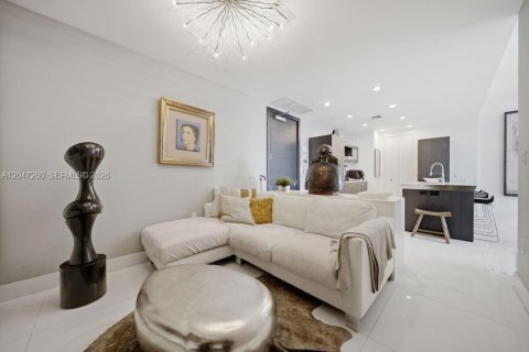Купить кондоминиум в Майами, Флорида 2 спальни, 114.92м2, № 2247736 - фото 10