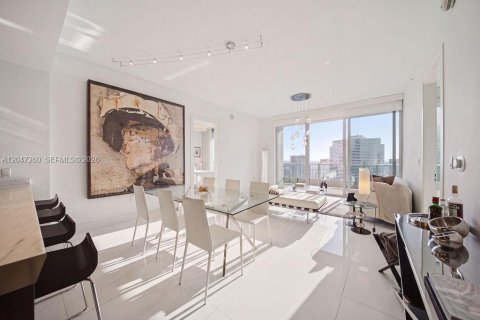 Купить кондоминиум в Майами, Флорида 2 спальни, 114.92м2, № 2247736 - фото 13