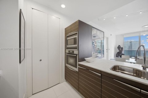 Купить кондоминиум в Майами, Флорида 2 спальни, 114.92м2, № 2247736 - фото 18