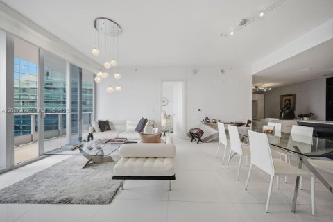 Купить кондоминиум в Майами, Флорида 2 спальни, 114.92м2, № 2247736 - фото 8