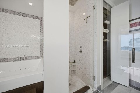 Купить кондоминиум в Майами, Флорида 2 спальни, 114.92м2, № 2247736 - фото 29