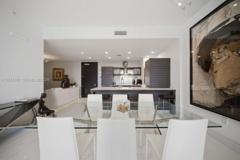 Купить кондоминиум в Майами, Флорида 2 спальни, 114.92м2, № 2247736 - фото 14