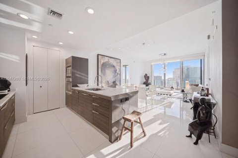 Купить кондоминиум в Майами, Флорида 2 спальни, 114.92м2, № 2247736 - фото 15