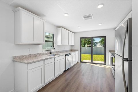 House in Brooksville, Florida 2 bedrooms, 95.88 sq.m. № 1628461 - photo 5