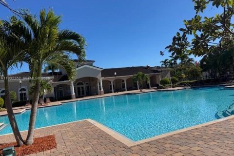 Townhouse in Homestead, Florida 3 bedrooms, 146.79 sq.m. № 1990681 - photo 17