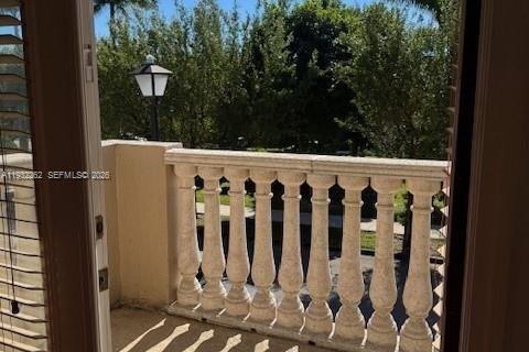 Townhouse in Homestead, Florida 3 bedrooms, 146.79 sq.m. № 1990681 - photo 15