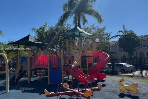 Townhouse in Homestead, Florida 3 bedrooms, 146.79 sq.m. № 1990681 - photo 24