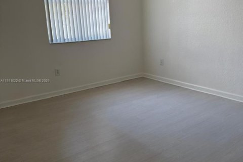 Снять в аренду кондоминиум в Хомстед, Флорида 3 спальни, 108.32м2, № 1944507 - фото 25