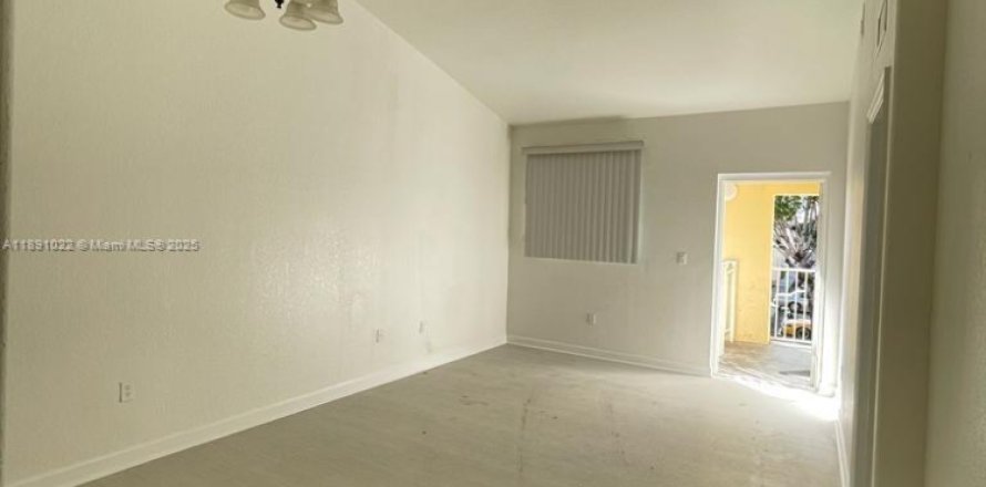 Кондоминиум с 3 спальнями в Хомстед, Флорида № 1944507