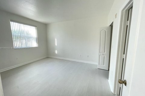 Снять в аренду кондоминиум в Хомстед, Флорида 3 спальни, 108.32м2, № 1944507 - фото 10